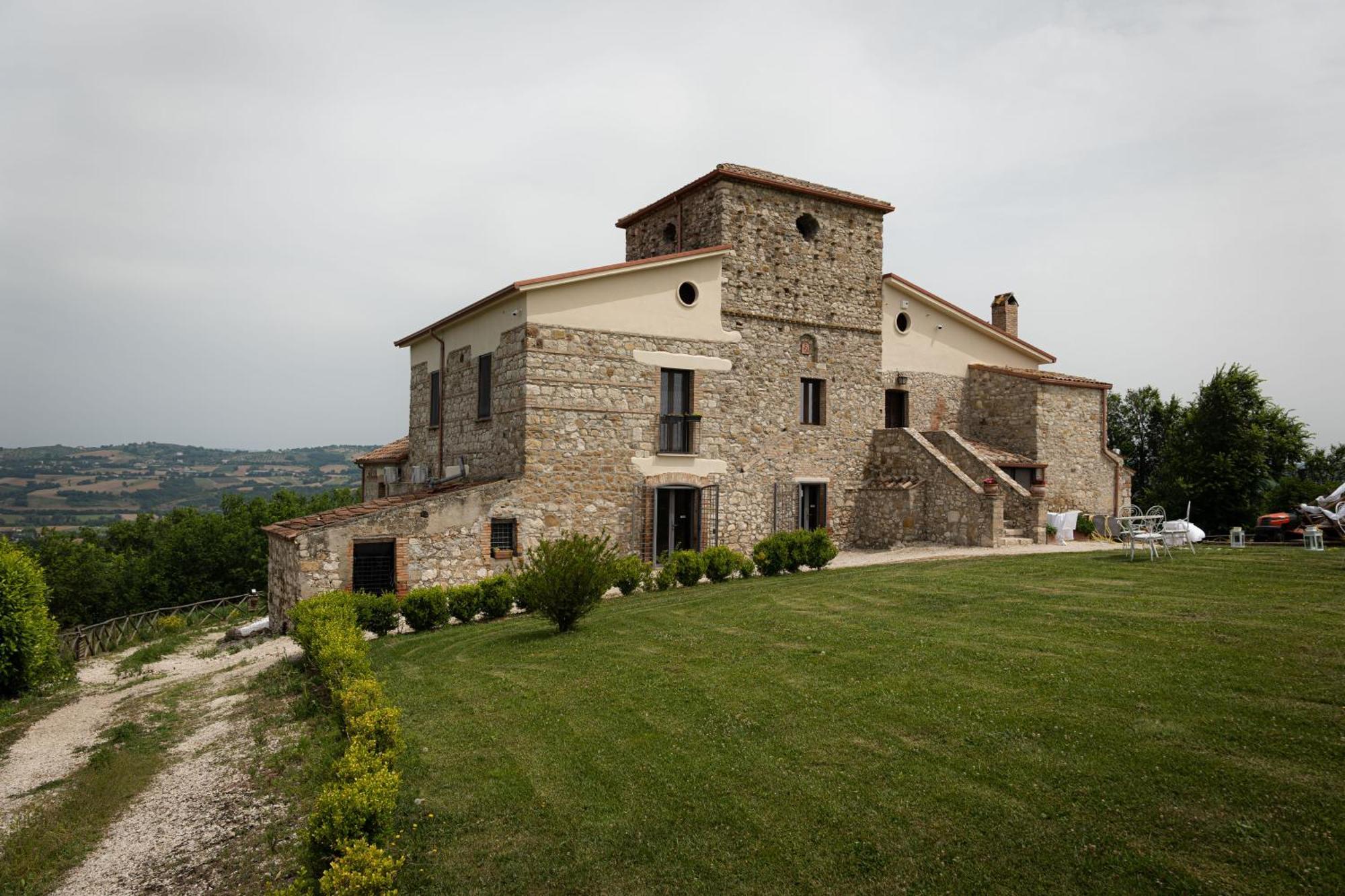 Country Relais La Torretta Baronale Guest House San Giorgio del Sannio Exterior foto